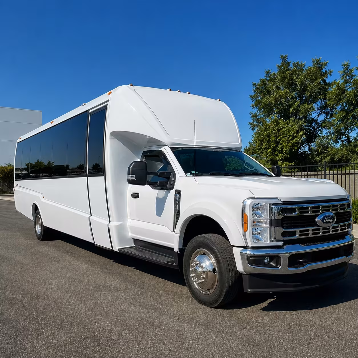 kennewick minibus rentals for outdoor education field trips